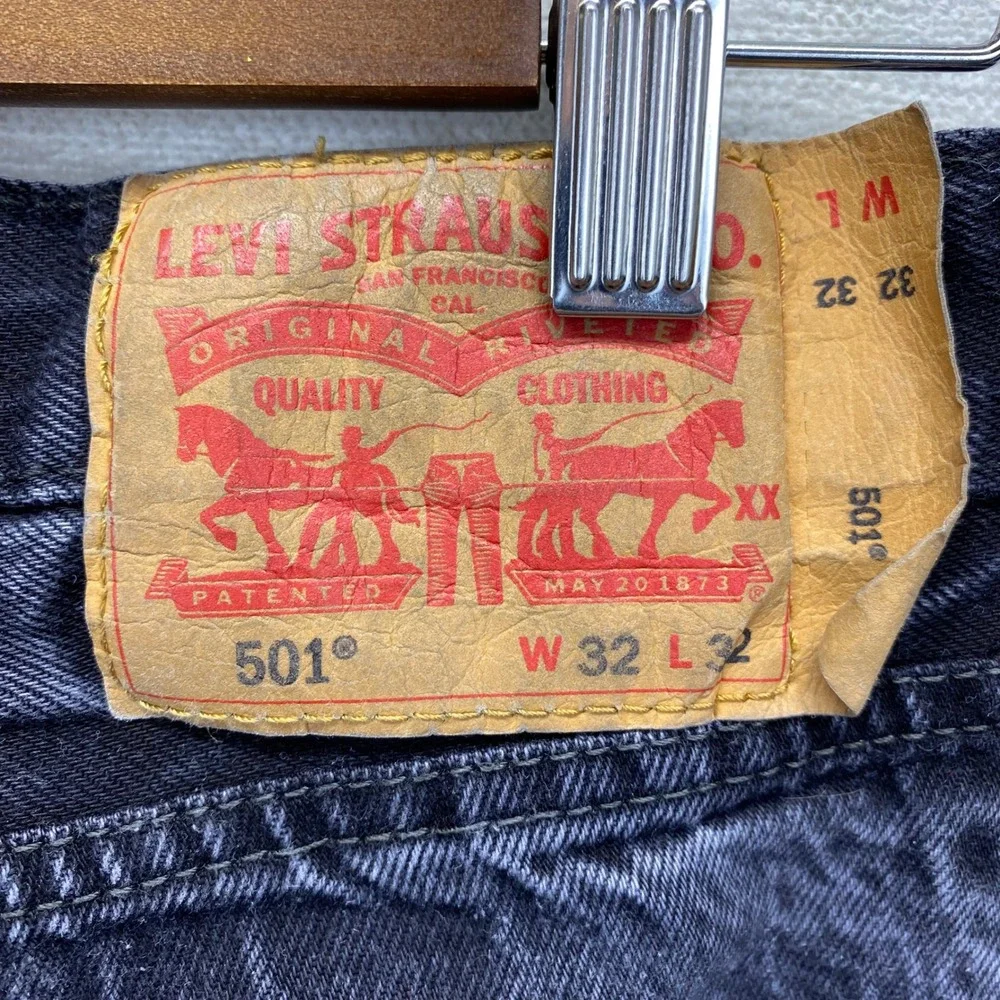 Levi's 501 Original Jeans Men 32x32 (32x30)  Black Straight Leg Button Fly Denim
